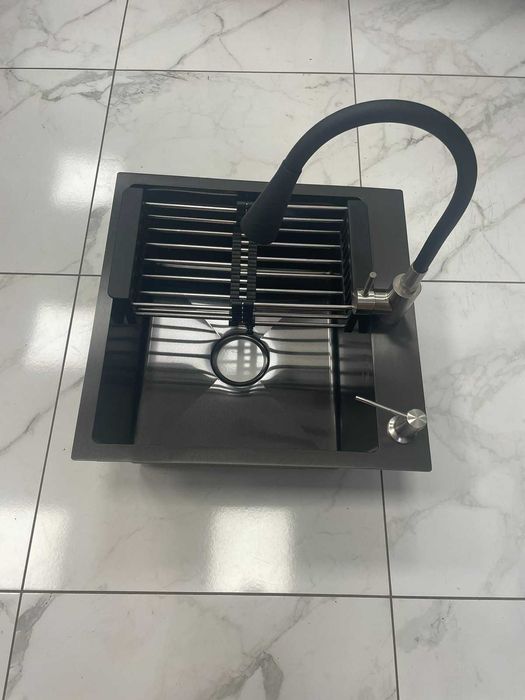 Мийка Lidz 5050 см чорна та змішувач з гнучким виливом, чорний.