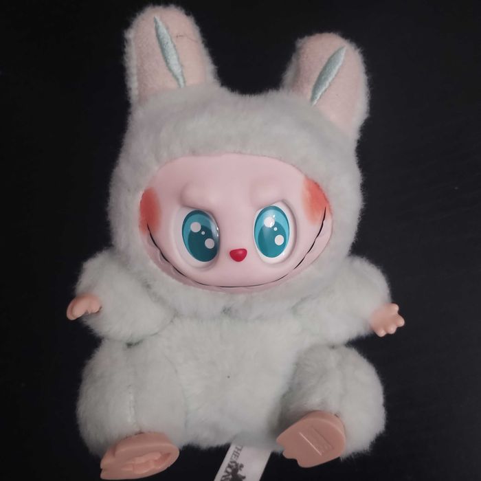 LABUBU maskotka pluszowa zabawka - jak nowa