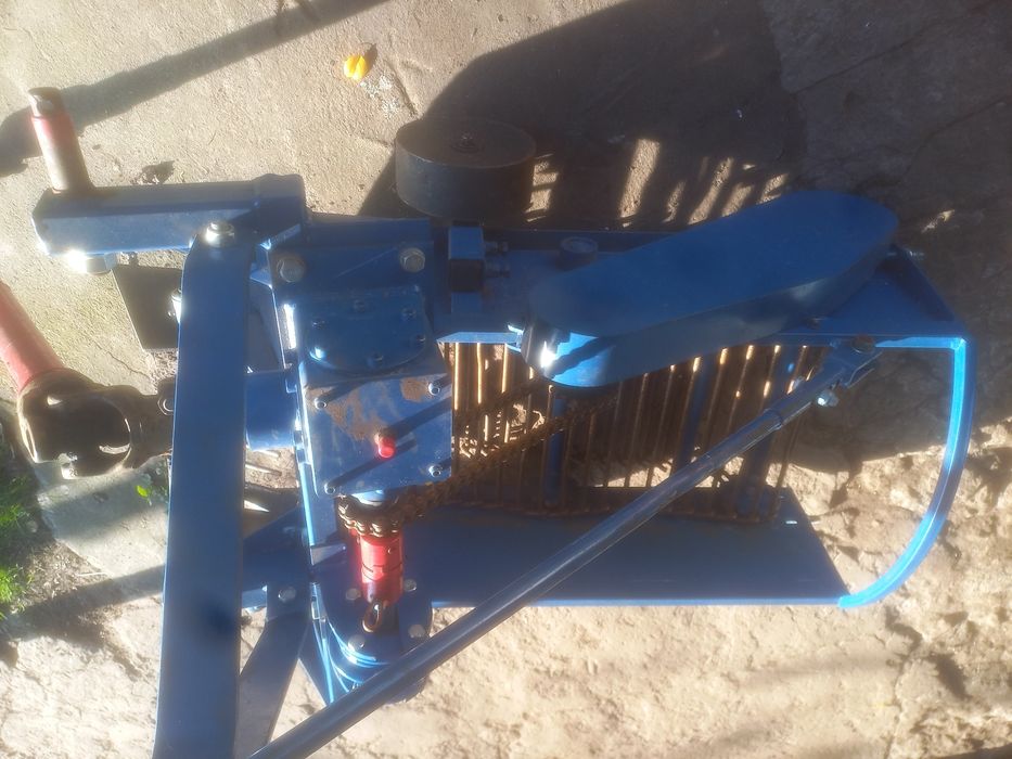 Продам картоплекопалка КН-25