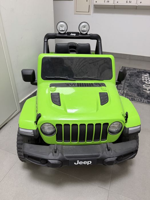 Дитячий електромобіль Jeep Wrangler 4×4, 2-місний, з пультом.