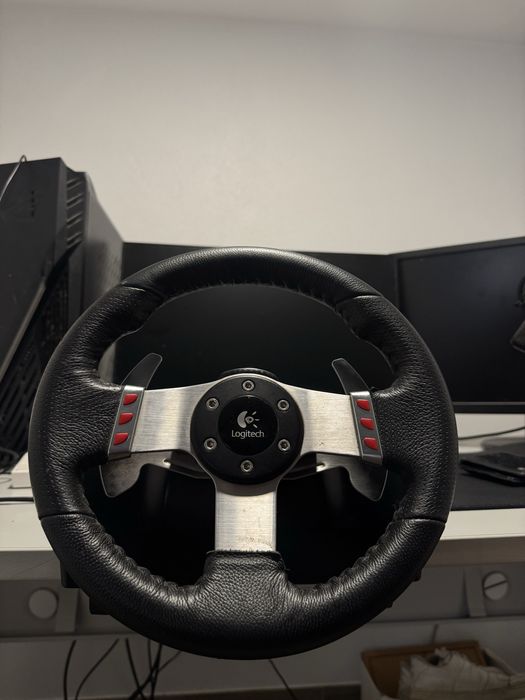 Volante G27 + Pedais