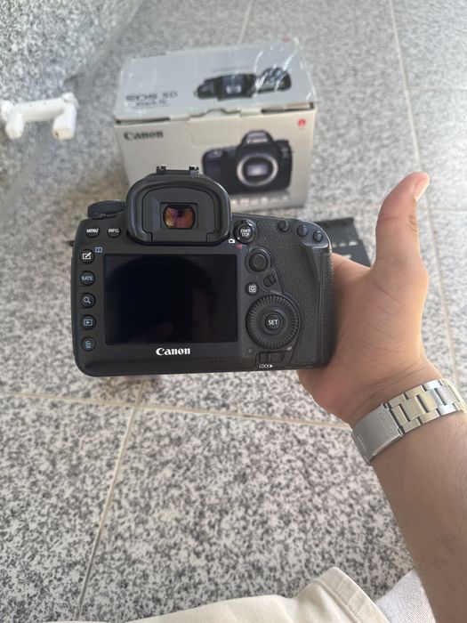 Canon EOS 5D Mark IV