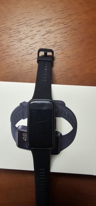 Huawei band 8 смарт браслет.