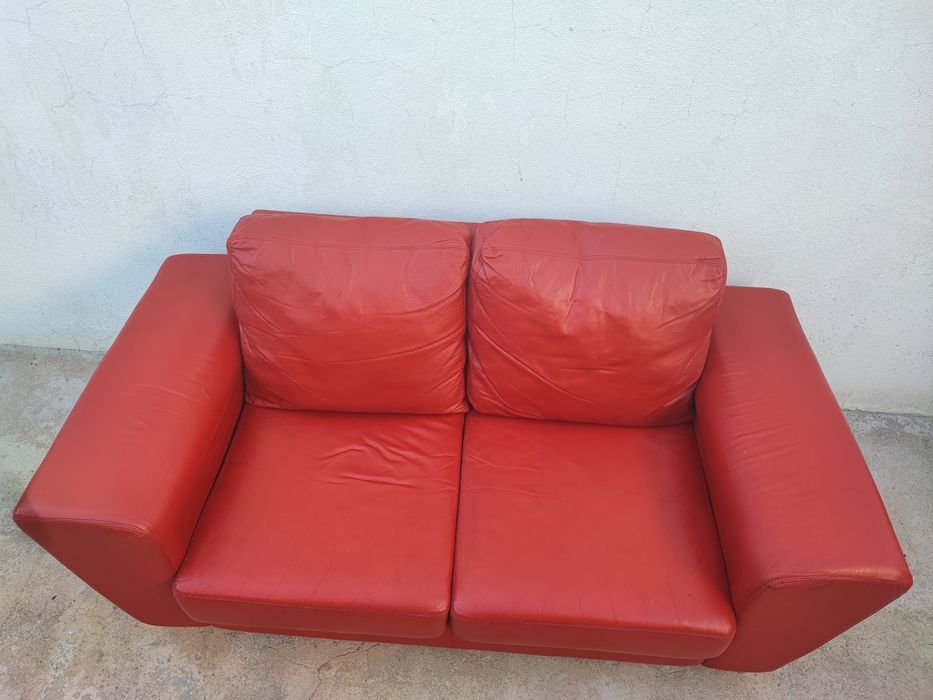 Sofá vermelho pele