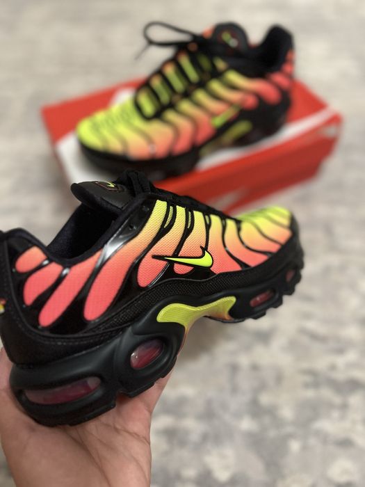 Кроссовки Nike air max plus tn новые