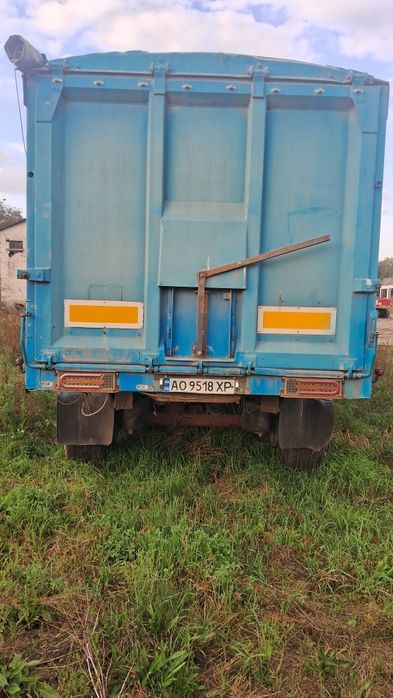 Продається полуприцеп в робочому стані.