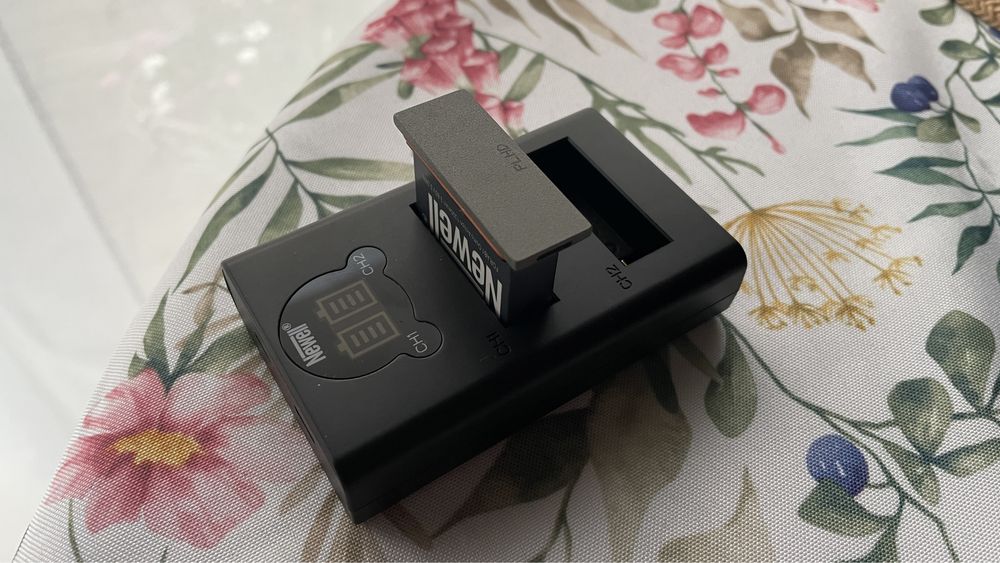 Newell DJI Action Cam - ladowarka i akumulator