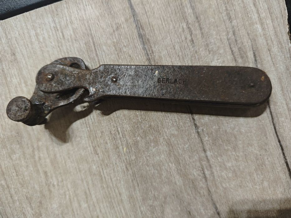 Stary otwieracz do puszek Gerlach