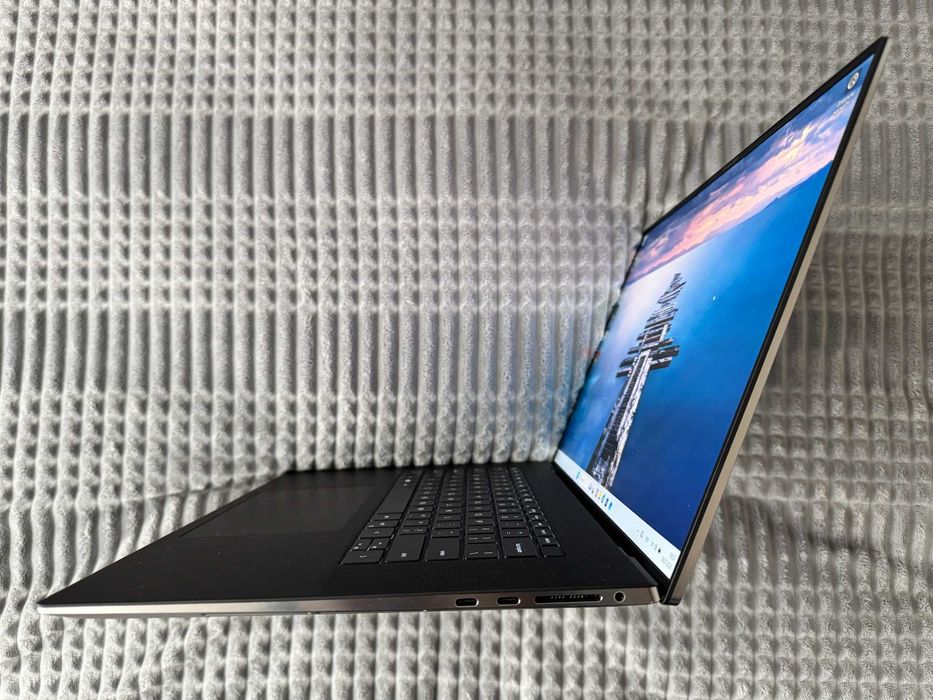 Ноутбук Dell Precision 5750 | i7-10750H RTX 3000 | Ram-32 SSD-512 FHD