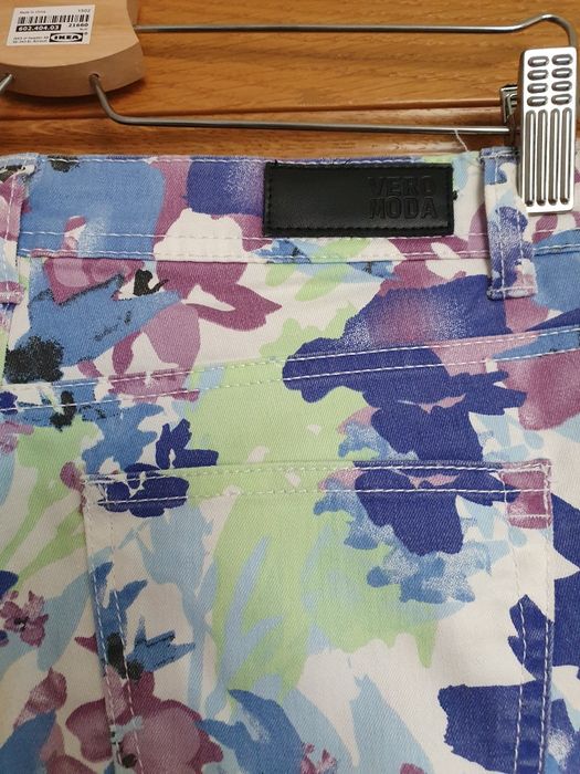 Spodenki we wzory Vero Moda rozmiar 36.