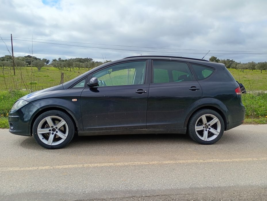 Vendo Urgente SEAT Altea XL 2010 1.6tdi Diesel