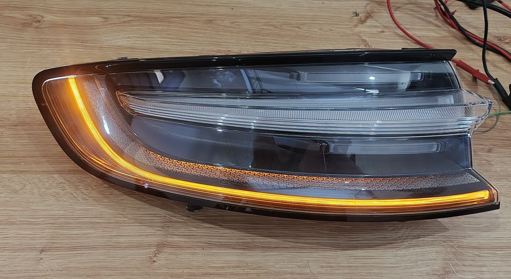 Porsche Macan Mini Bentley USA przeróbka konwersja lamp