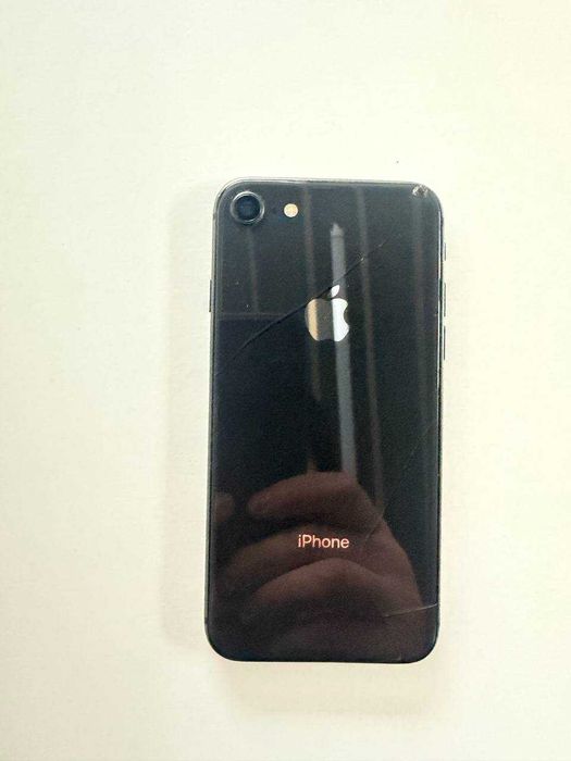 Б/У iPhone 8 64GB Space Gray на запчастини на icloud