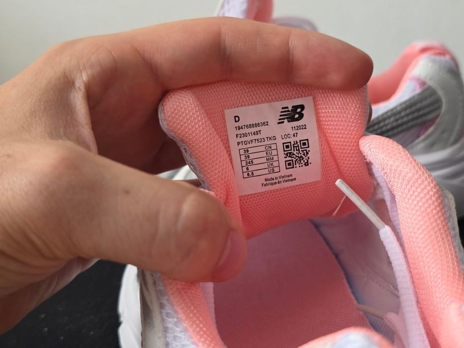 Нові кросівки New Balance 530 White/Pink • Розмір 39