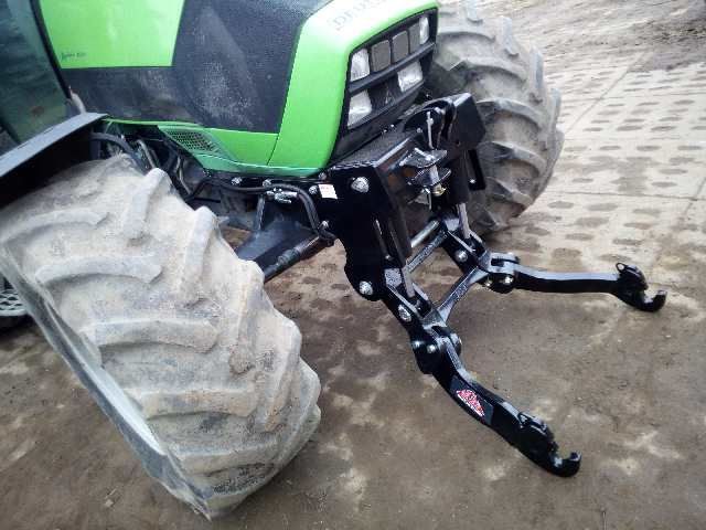 Przedni podnosnik tuz do ciagnika Case