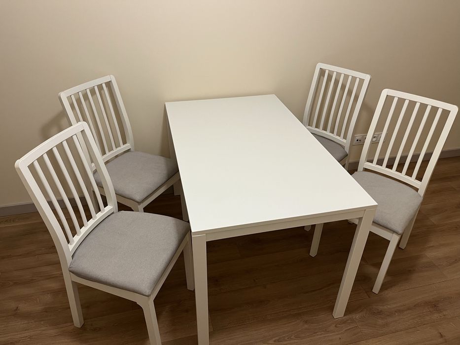 Komplet 4 krzeseł + stół IKEA