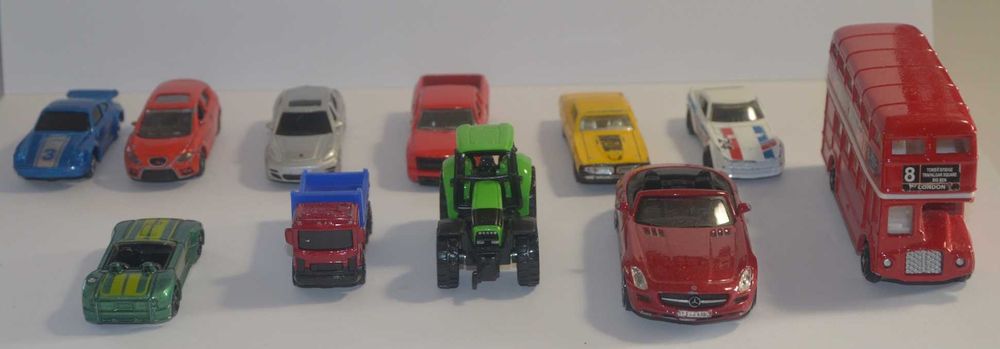 Resoraki metalowe, różne, zestaw, autka