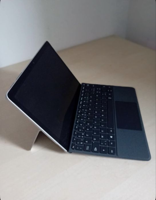 Laptop Microsoft Surface Go 2 / Stan bardzo dobry