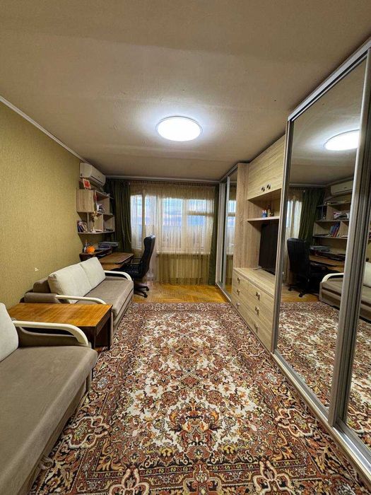 Продам 2к. квартиру на вул. Запорізьке шосе, буд. 60