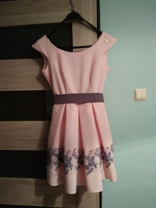 Sukienka pudrowy róż