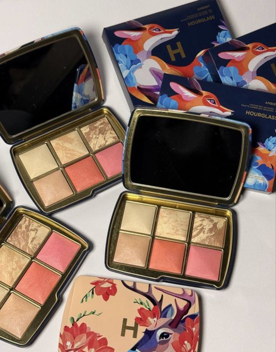 Палетки Hourglass 1 відтінок, кастомні (кришка лисиці, наповнення олен