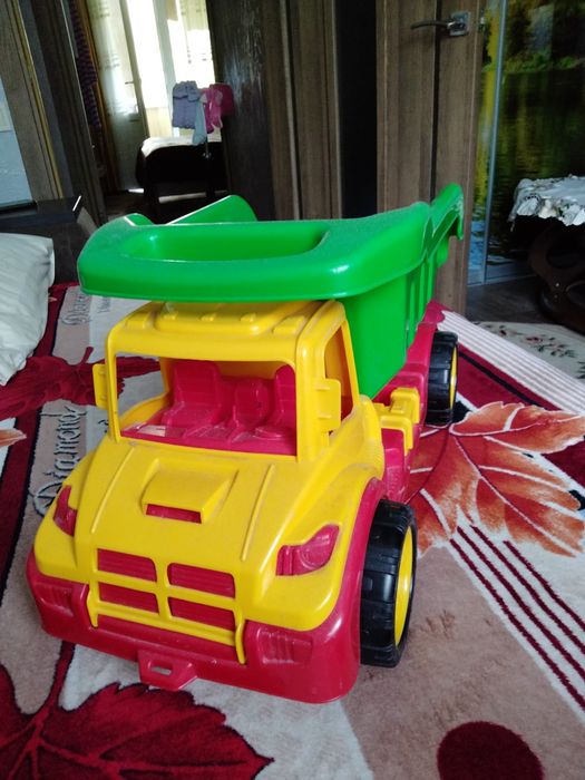 Продам автівку, сміттєвоз та самосвалл