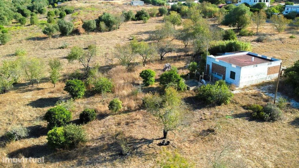 Casa de Campo junto à Praia do Vau com 2.400 m2 de terreno – Portimão