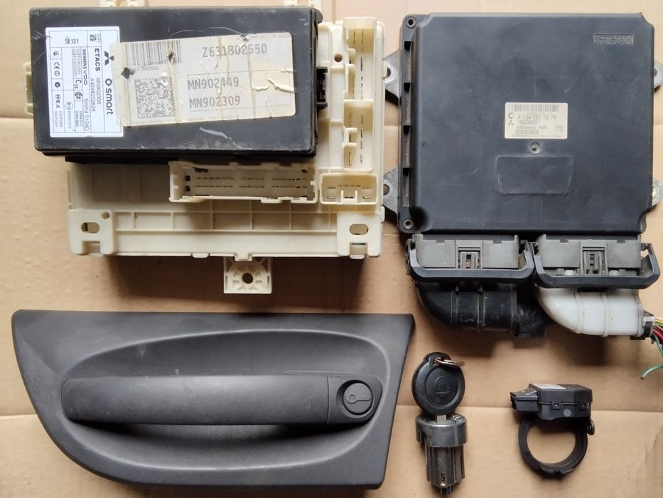 Smart forfour 454 I 1.1 sterownik silnika komputer wtyczki 02-06