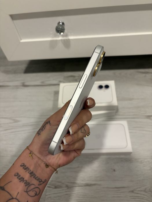 Iphone 16 128GB biały
