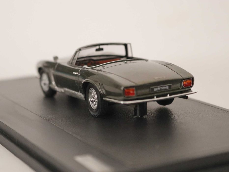 ISO Grifo Spyder.  1963.  1/43 Matrix. Está na minha coleção desde 2023. 100€.   Vendo miniaturas da minha coleção.