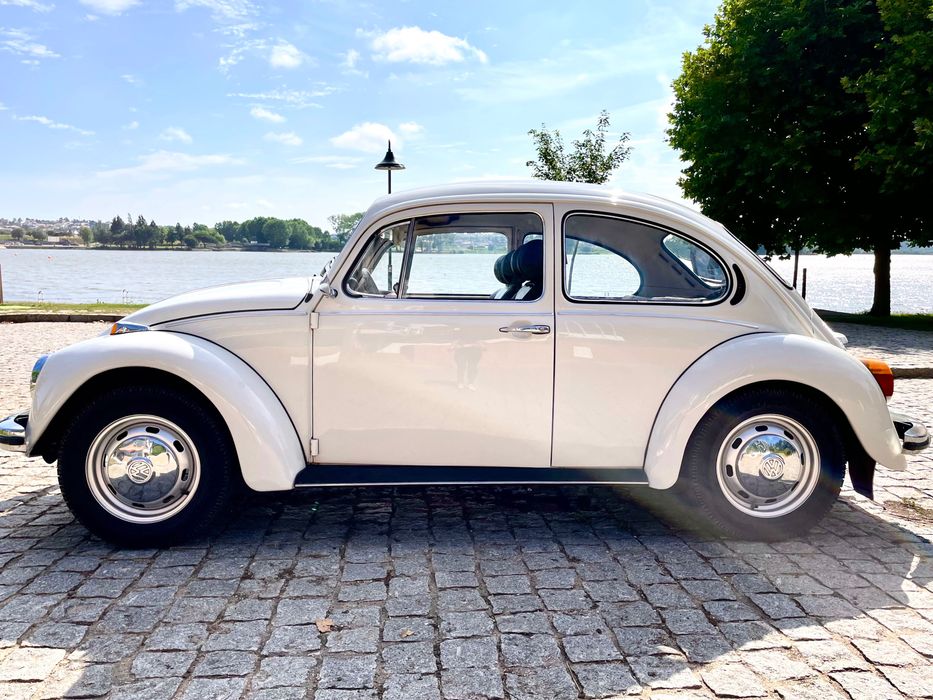 Aluguer de carro clássico Carocha Branco para casamentos e outros eventos