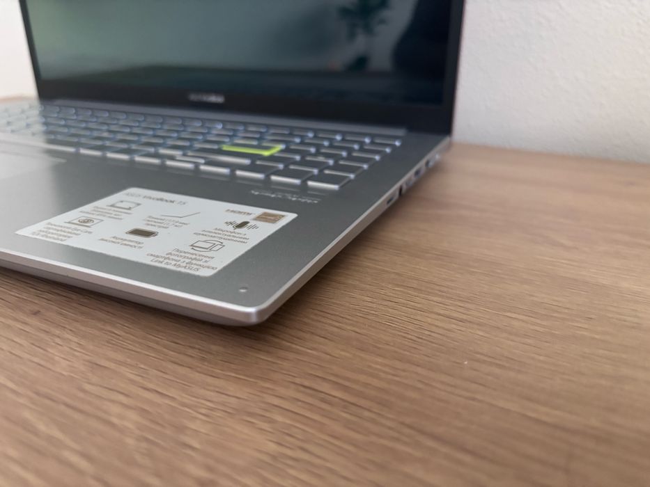 Asus vivo book k513e OLED 15.6 / i5 / 16gb / ssd 512gm /mx330 2gb