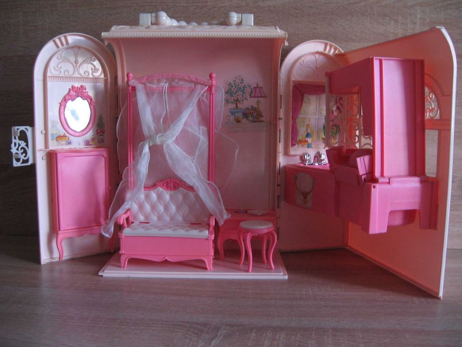 Domek dla lalek Barbie w walizce - Unikat