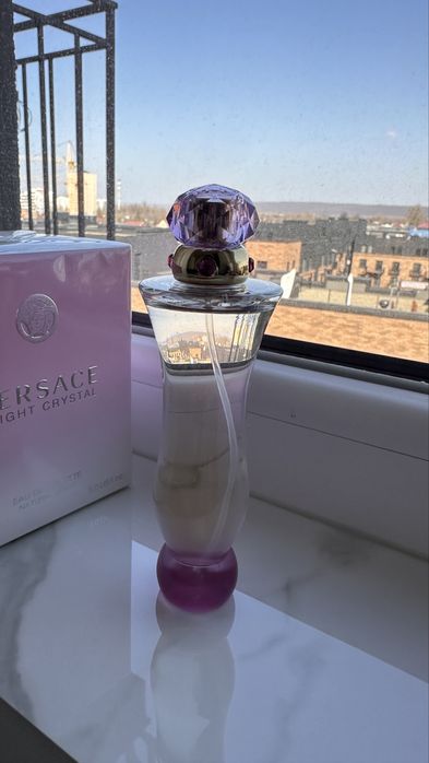 парфумована  вода Versace Woman від італійського модного дому Versace.