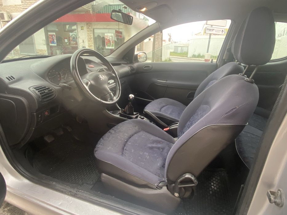 Peugeot 206 em bom estado com inspecao ate março 2027