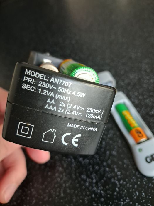 Зарядний пристрій Ansmann EC250 АА ААА USB зарядка GP ААА  акумулятори