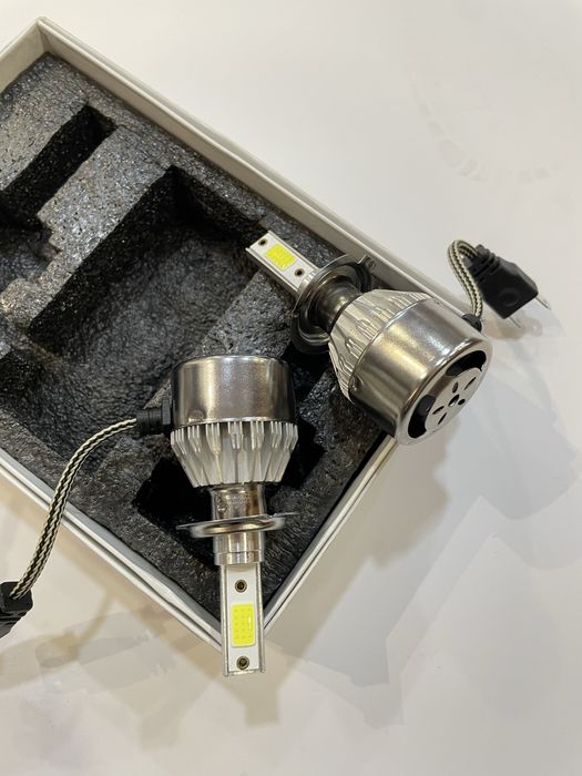 Par de lâmpadas LED H7 para faróis de carro novas com caixa