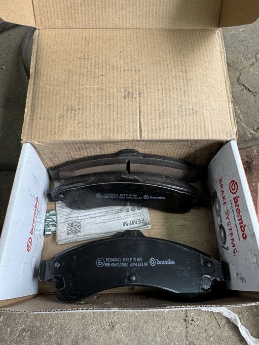Передні та задні колодки  CHEVROLET Trailblazer 01- ISUZU Ascender 03- SAAB 9-7X 05-