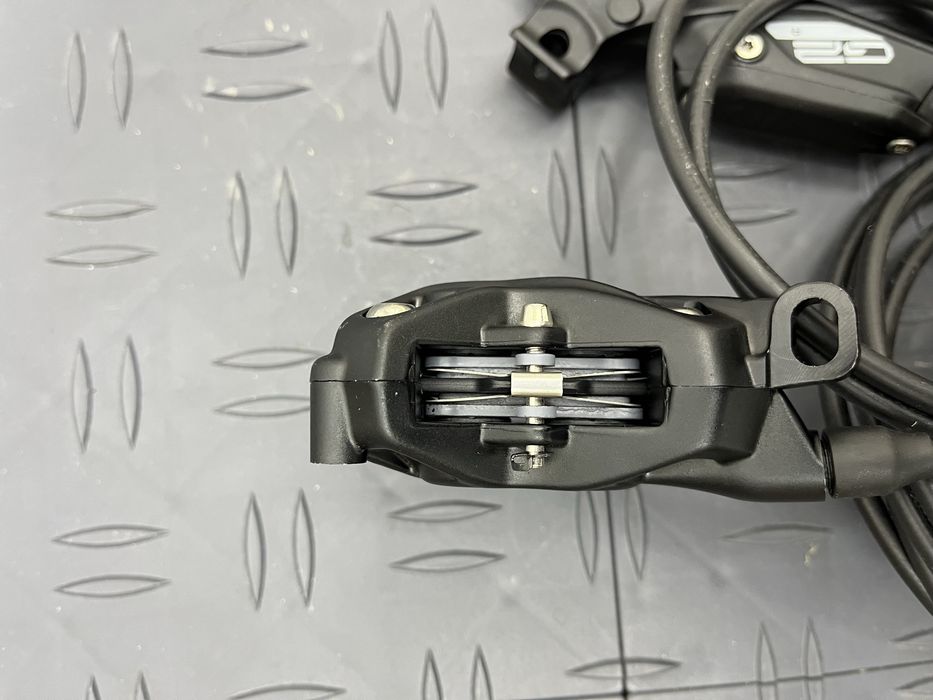 Par de travões sram G2 R 4 pistões