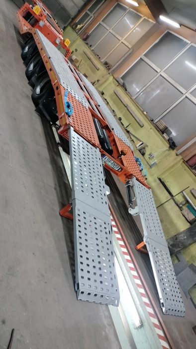 Naczepa niskopodwoziowa , naczepa specjalna , pomoc drogowa , Low Deck