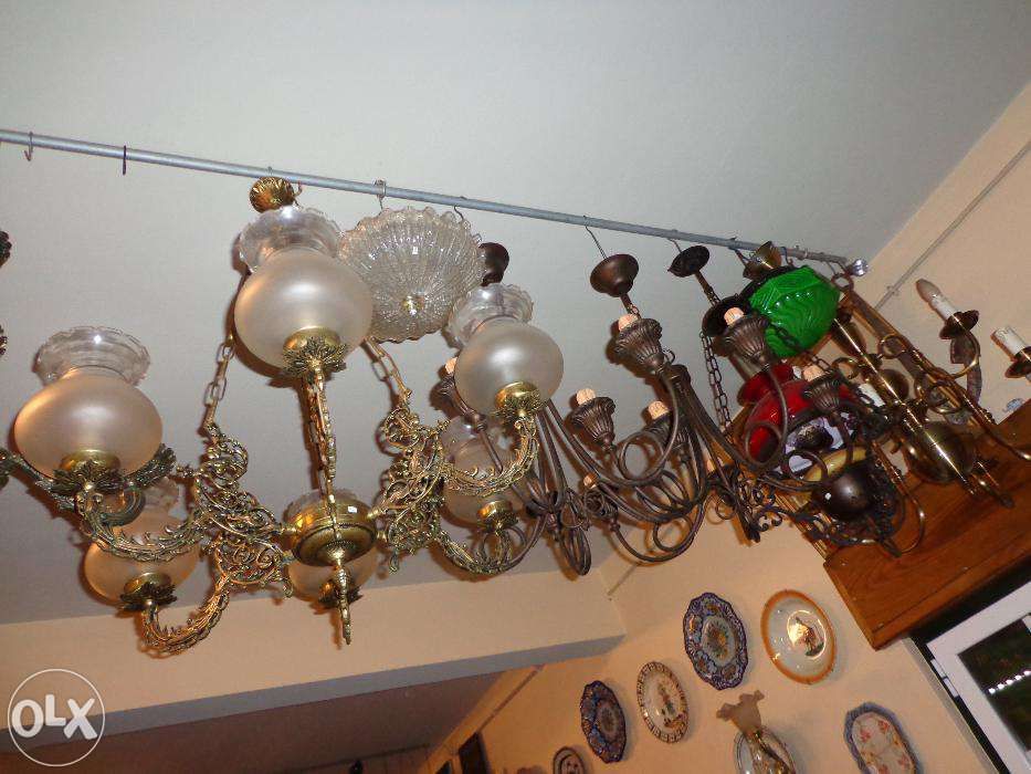 Candeeiro antigo em ferro forjado