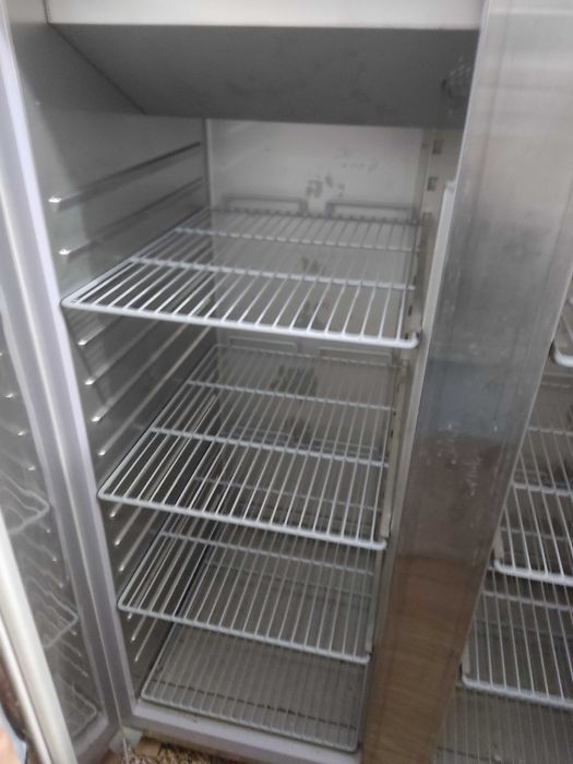 Armário Vertical de Refrigeração Profissional – Como novo