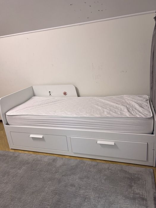 Ліжко з матрасом