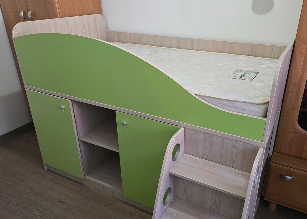 Дитяче ліжко-шафа