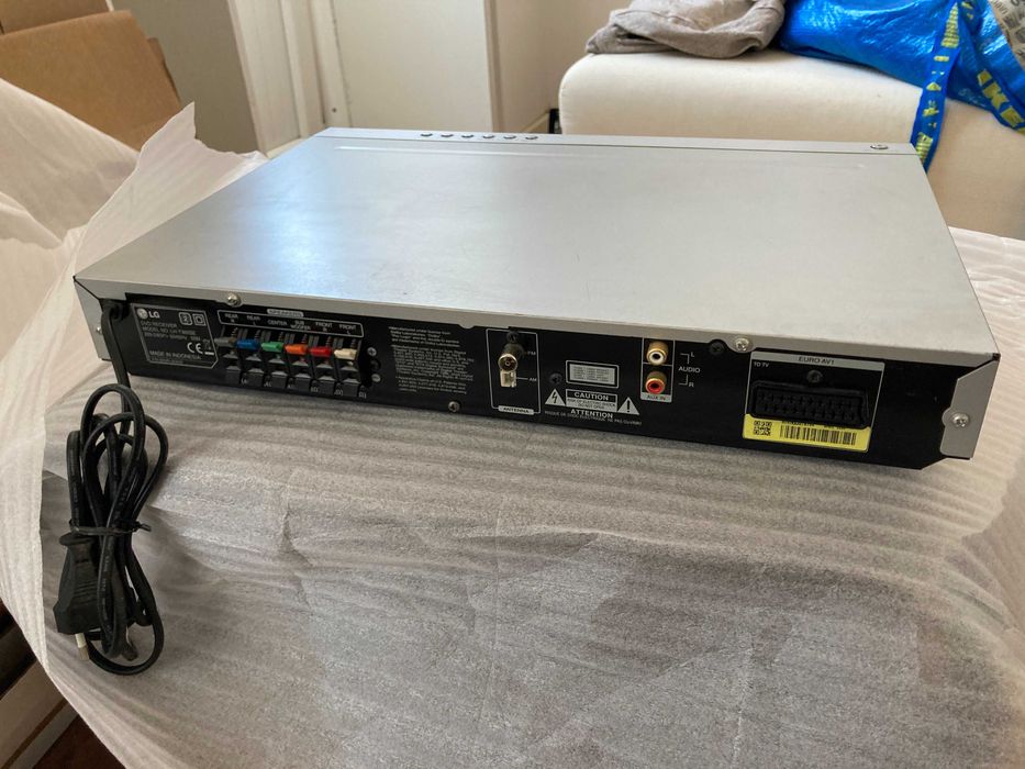 Leitor de DVD LG modelo LH-T350SE