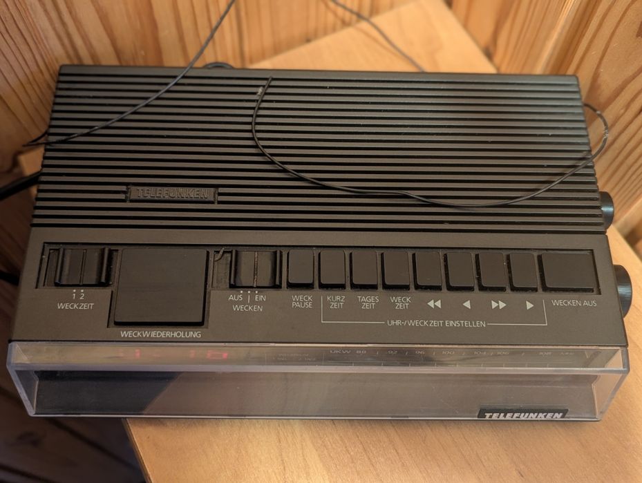 Вінтажний радіо будильник Telefunken Digitale 50