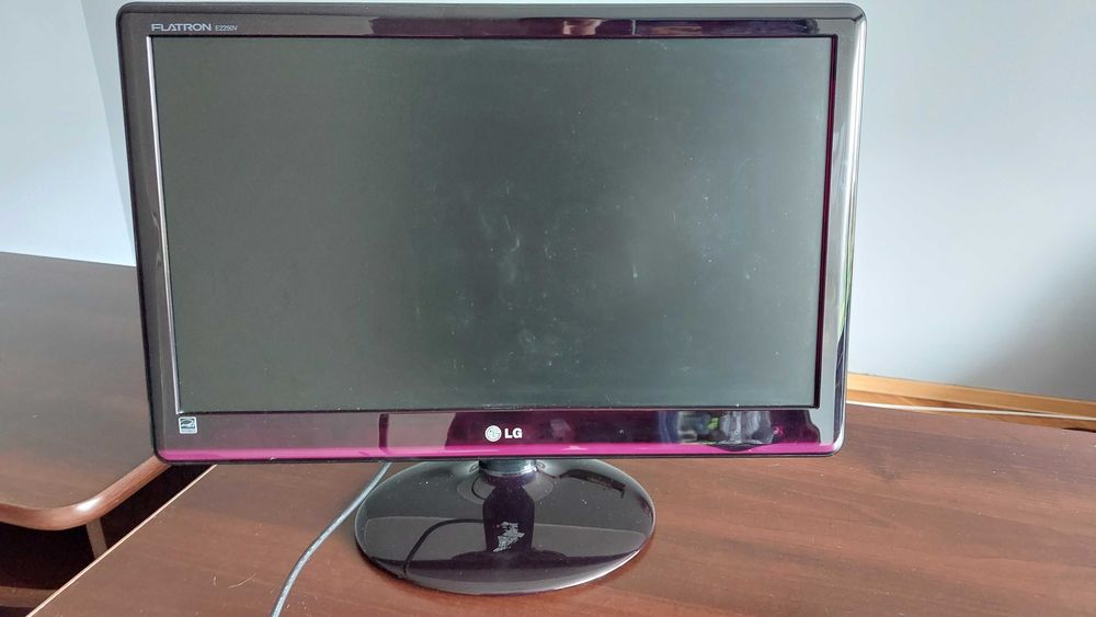 Monitor LG Flatron E2240S-PN