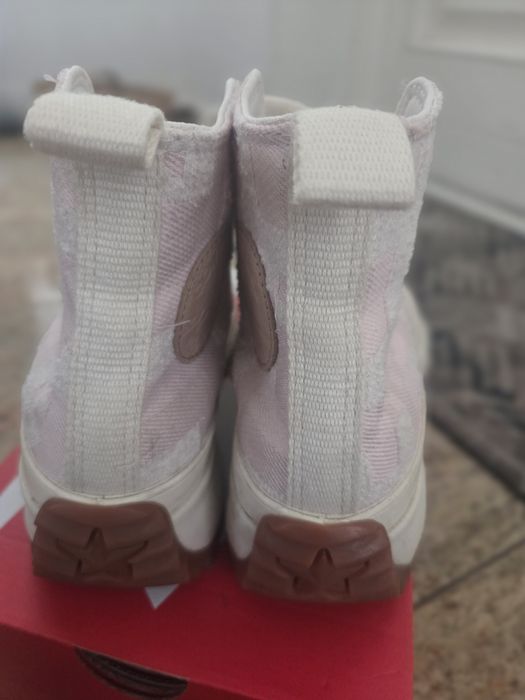 Converse na platformie