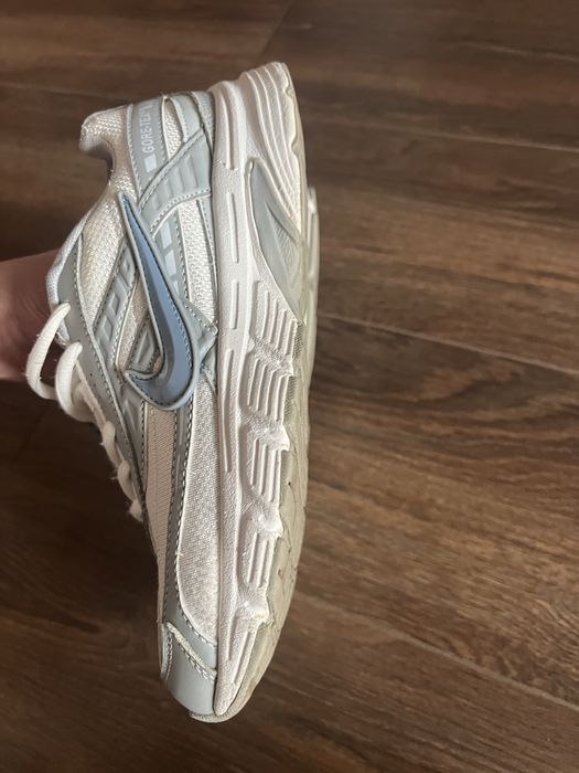 Продам кроссовки