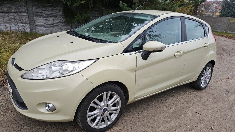 Ford Fiesta Super stan